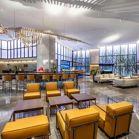 Pullman Tbilisi Axis Towers Hotel Exterior photo The lobby of the hotel