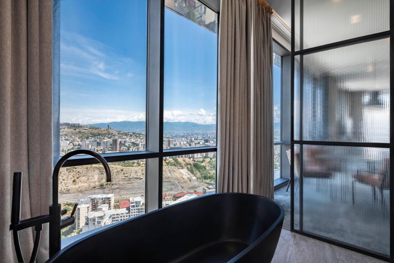 Pullman Tbilisi Axis Towers Hotel Exterior photo Bathroom