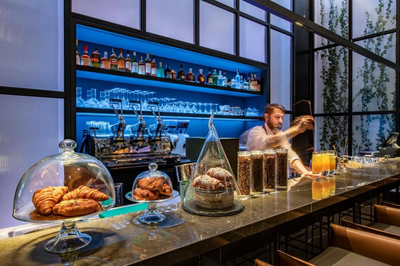 Pullman Tbilisi Axis Towers Hotel Exterior photo The bar at the 1905 Restaurant