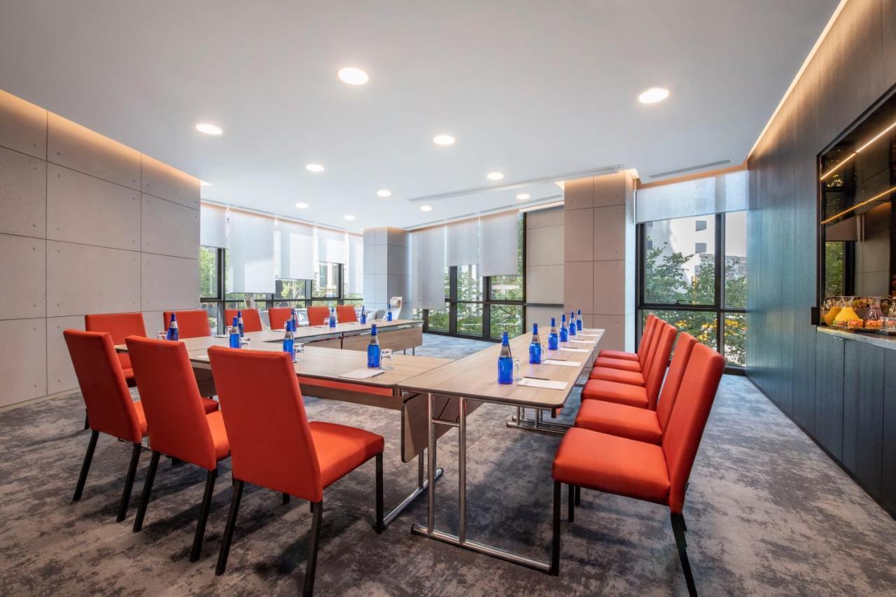 Pullman Tbilisi Axis Towers Hotel Exterior photo Meeting room