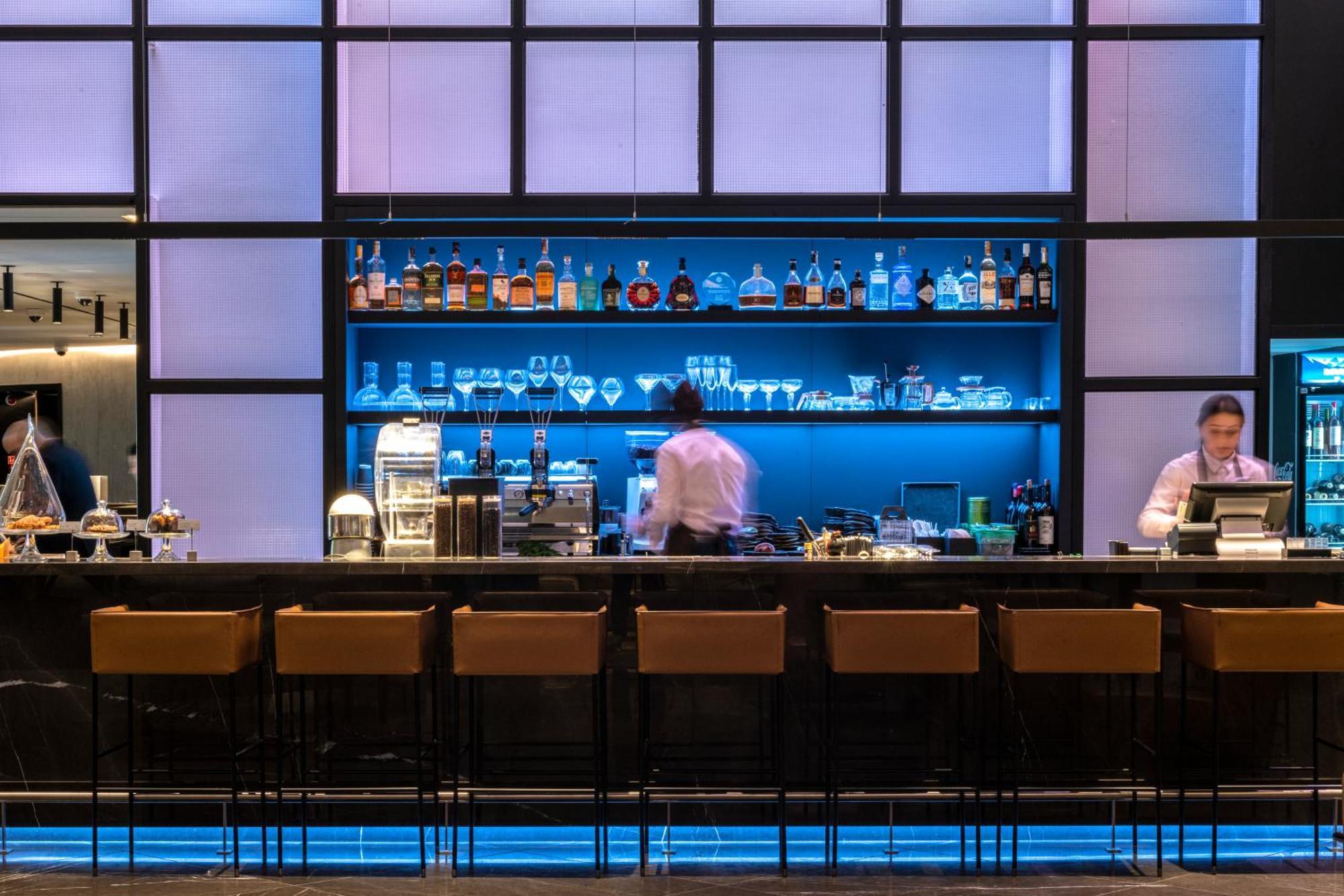 Pullman Tbilisi Axis Towers Hotel Exterior photo The bar at the lounge