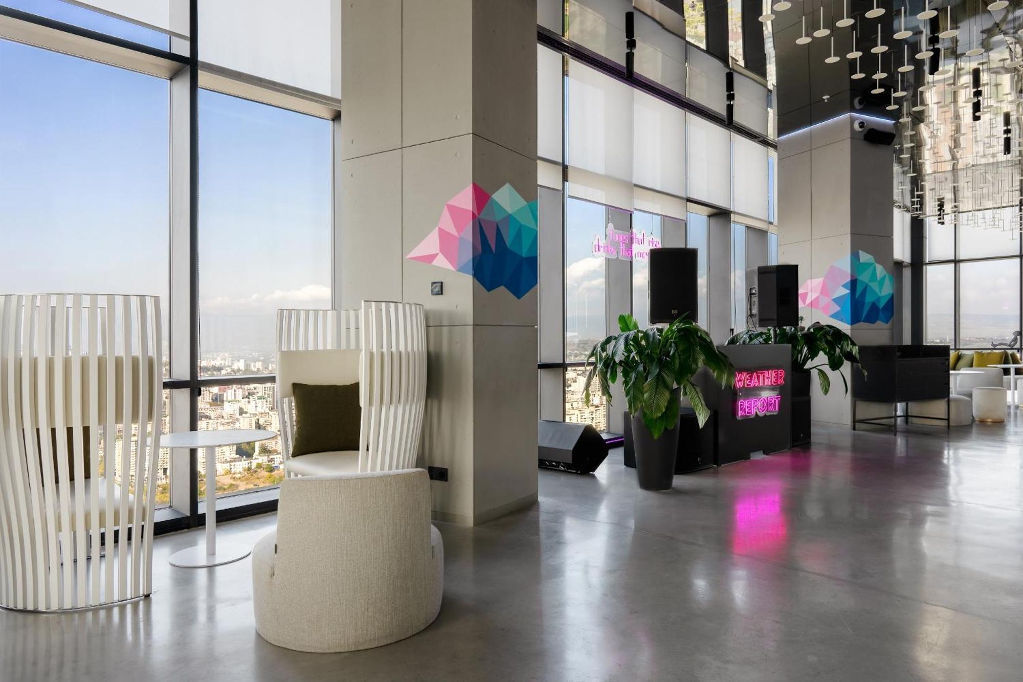 Pullman Tbilisi Axis Towers Hotel Exterior photo Skyline Lounge